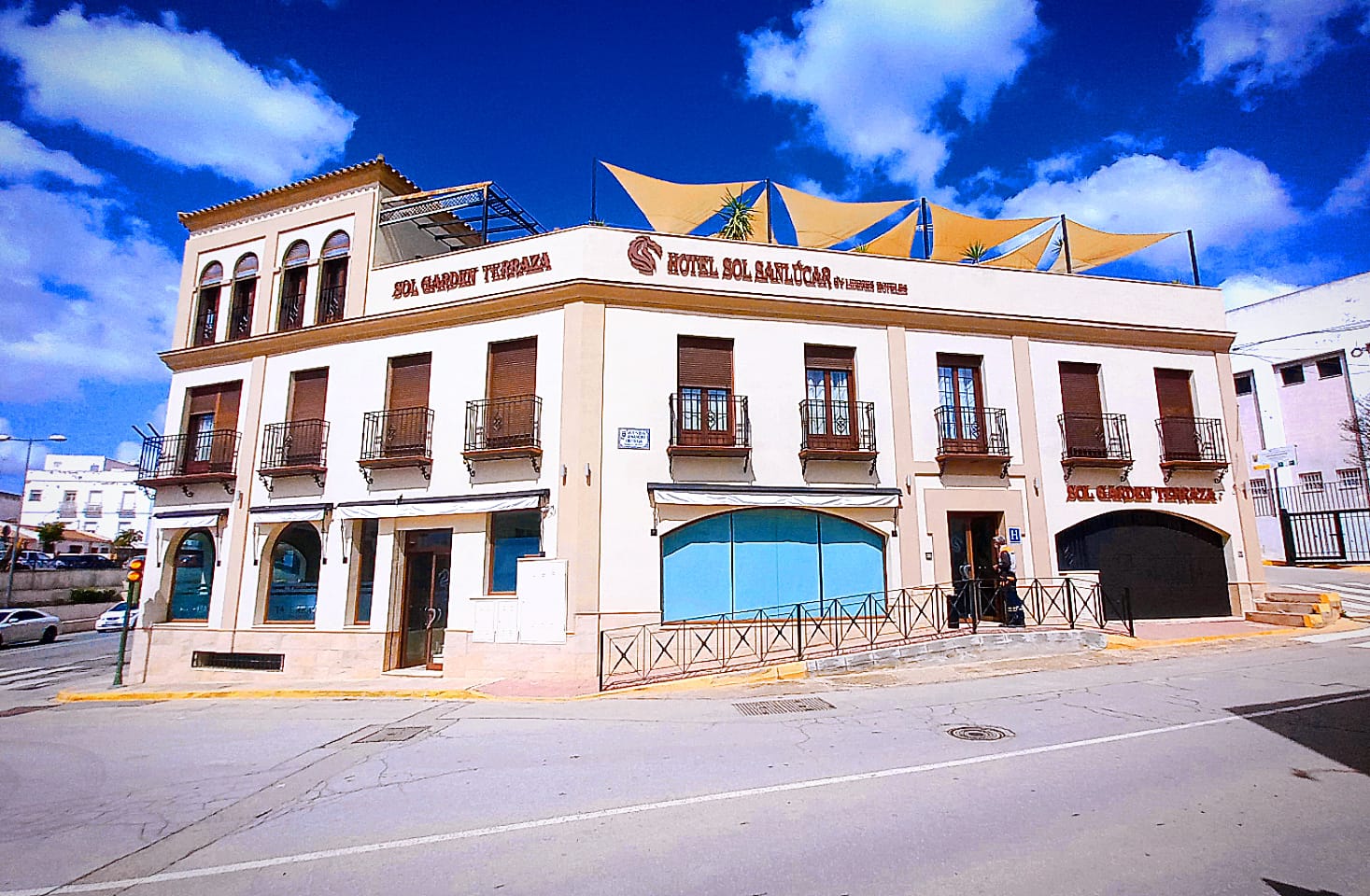 Fachada de Hotel Sol Sanlúcar
